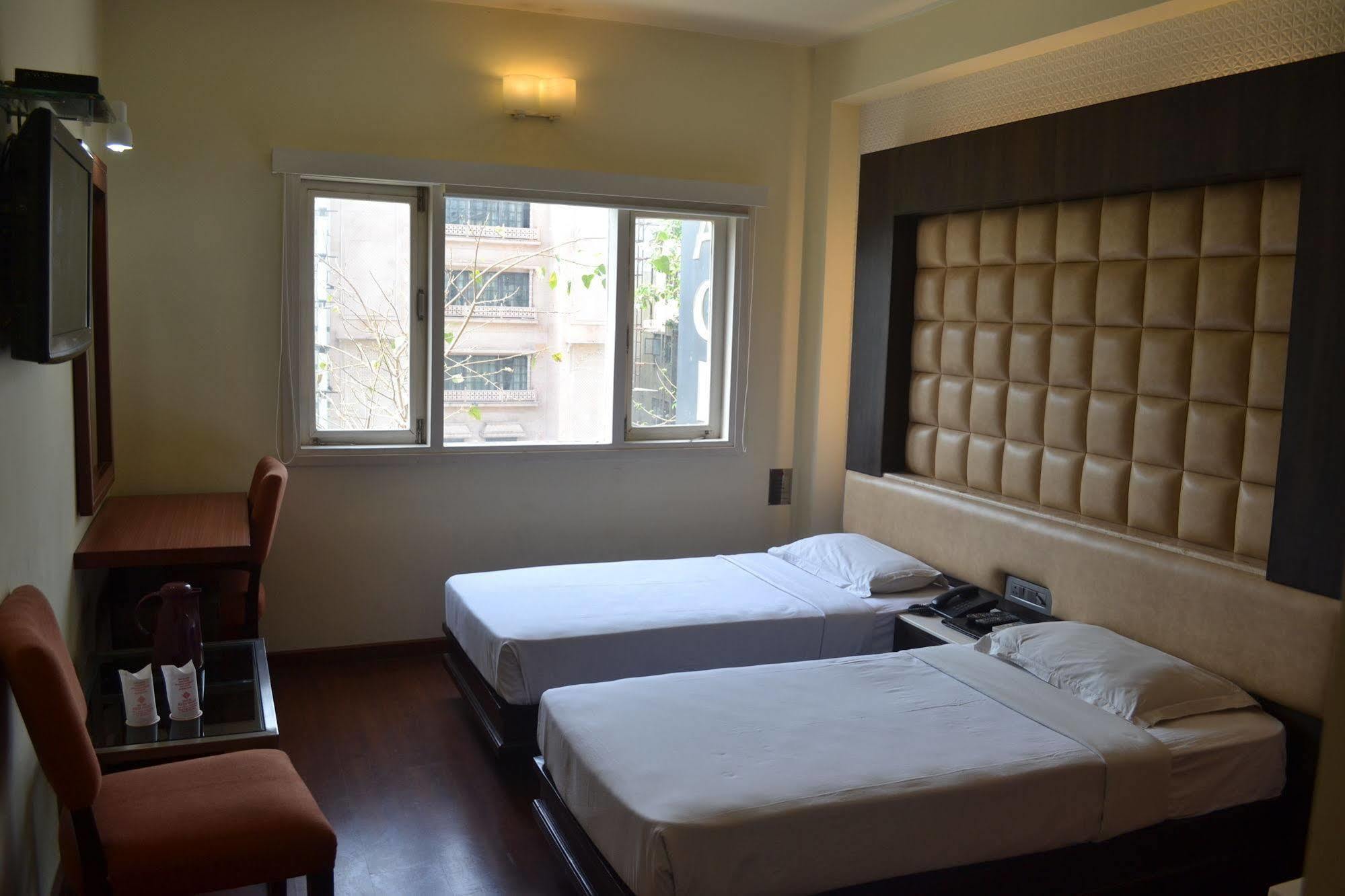 Hotel Pooja Palace New Delhi Exterior photo