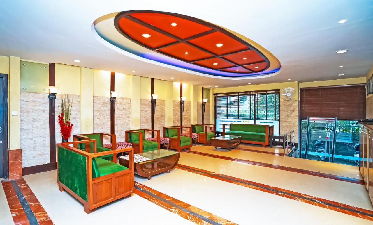 Hotel Pooja Palace New Delhi Exterior photo